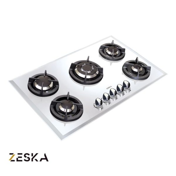 تصویر اجاق گاز توکار پنج شعله شیشه ای زسکا مدل G24sw با طراحی زیبا، صفحه شیشه‌ای مقاوم در برابر حرارت و مناسب آشپزخانه‌های مدرن