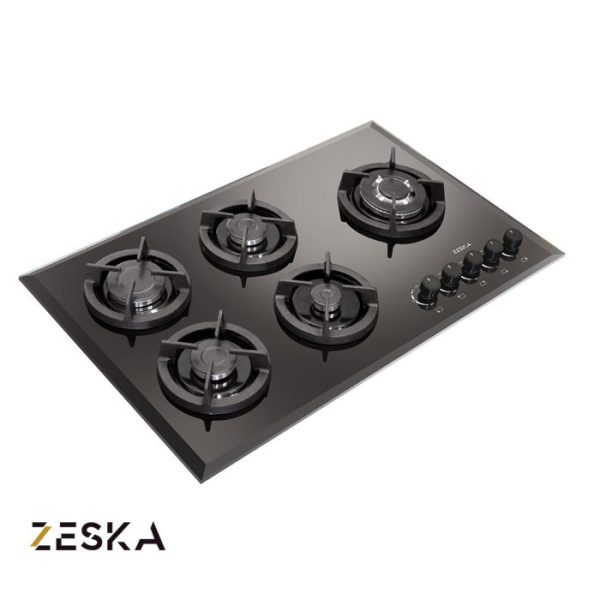 تصویر اجاق گاز توکار پنج شعله شیشه ای زسکا مدل G25 با طراحی مدرن، صفحه شیشه‌ای مقاوم در برابر حرارت و مناسب آشپزخانه‌های مدرن و امروزی