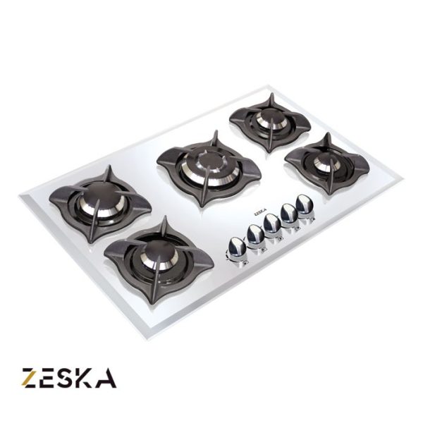 تصویر اجاق گاز توکار پنج شعله شیشه ای زسکا مدل G30sw با طراحی مدرن، صفحه شیشه‌ای مقاوم در برابر حرارت و مناسب دکوراسیون آشپزخانه‌های امروزی